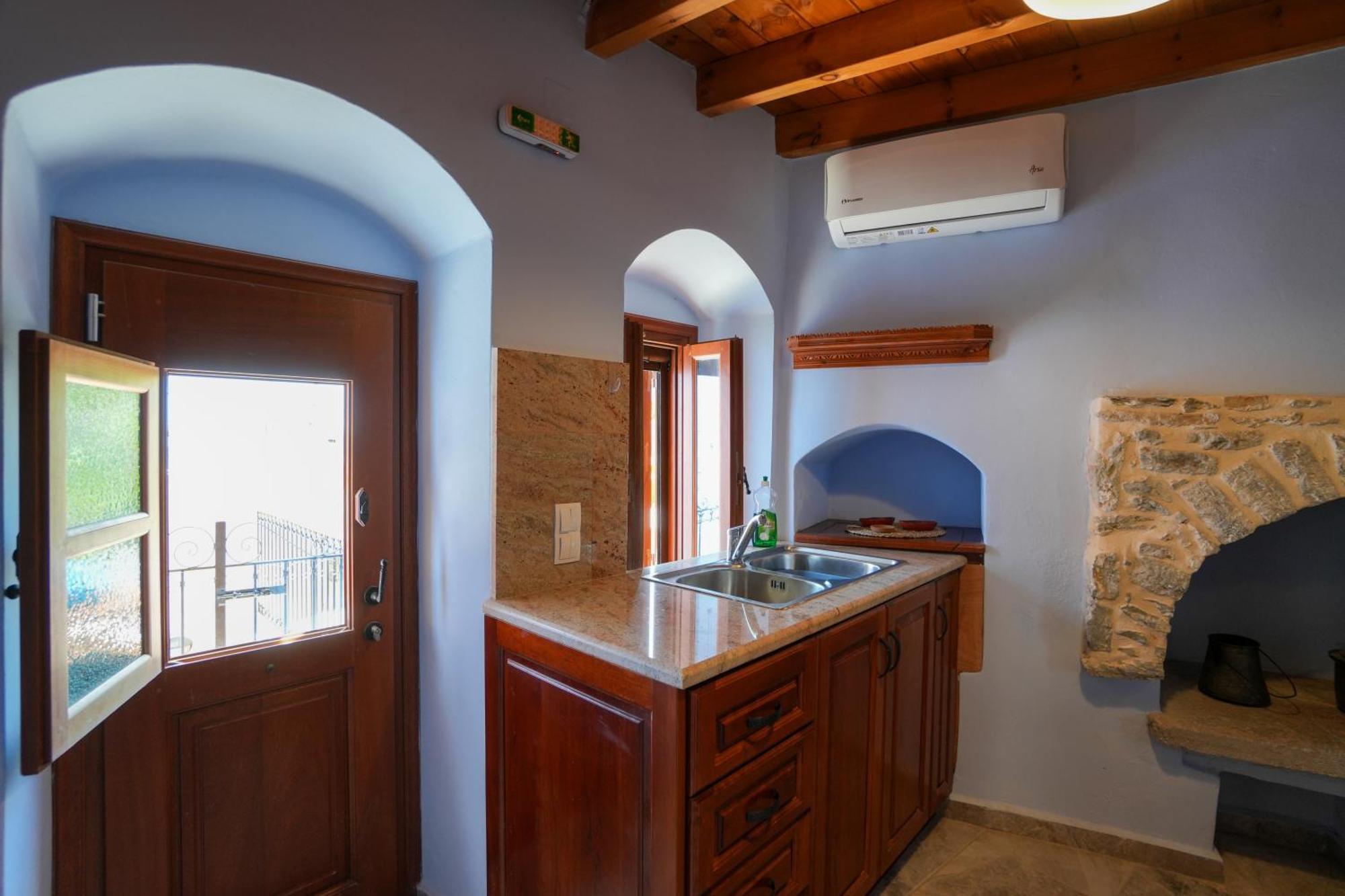 Uptown Indigo Apartment Symi